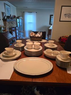 Lenox Charleston China 12 Place Settings