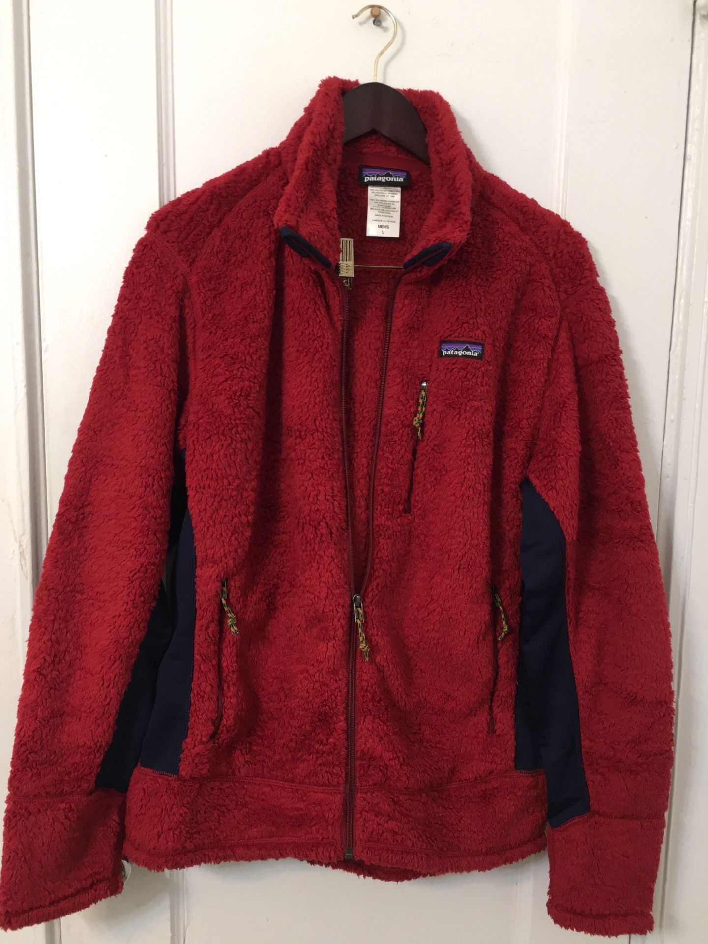 Patagonia Men’s Retro-X Fleece Coat Dark in Red Size L. Brand New without Tag
