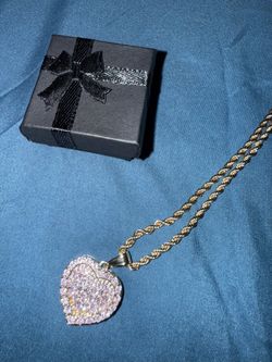 Women’s heart necklace
