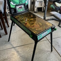 Incredible Hulk Pinball Machine