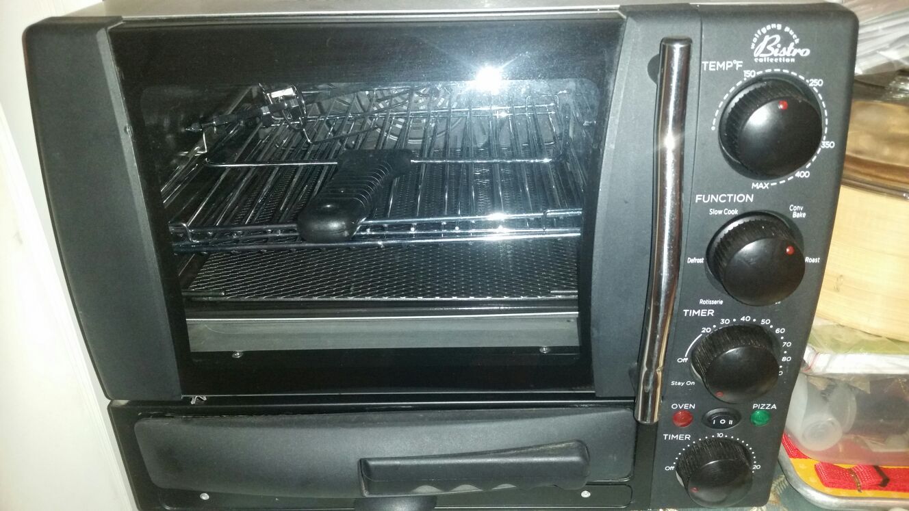 Wolfgang Puck BTOBR0040 Bistro Collection Convection Oven with Pizza Baker