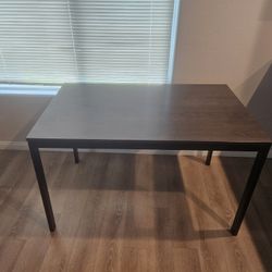 Extendable Table and 4 Chairs