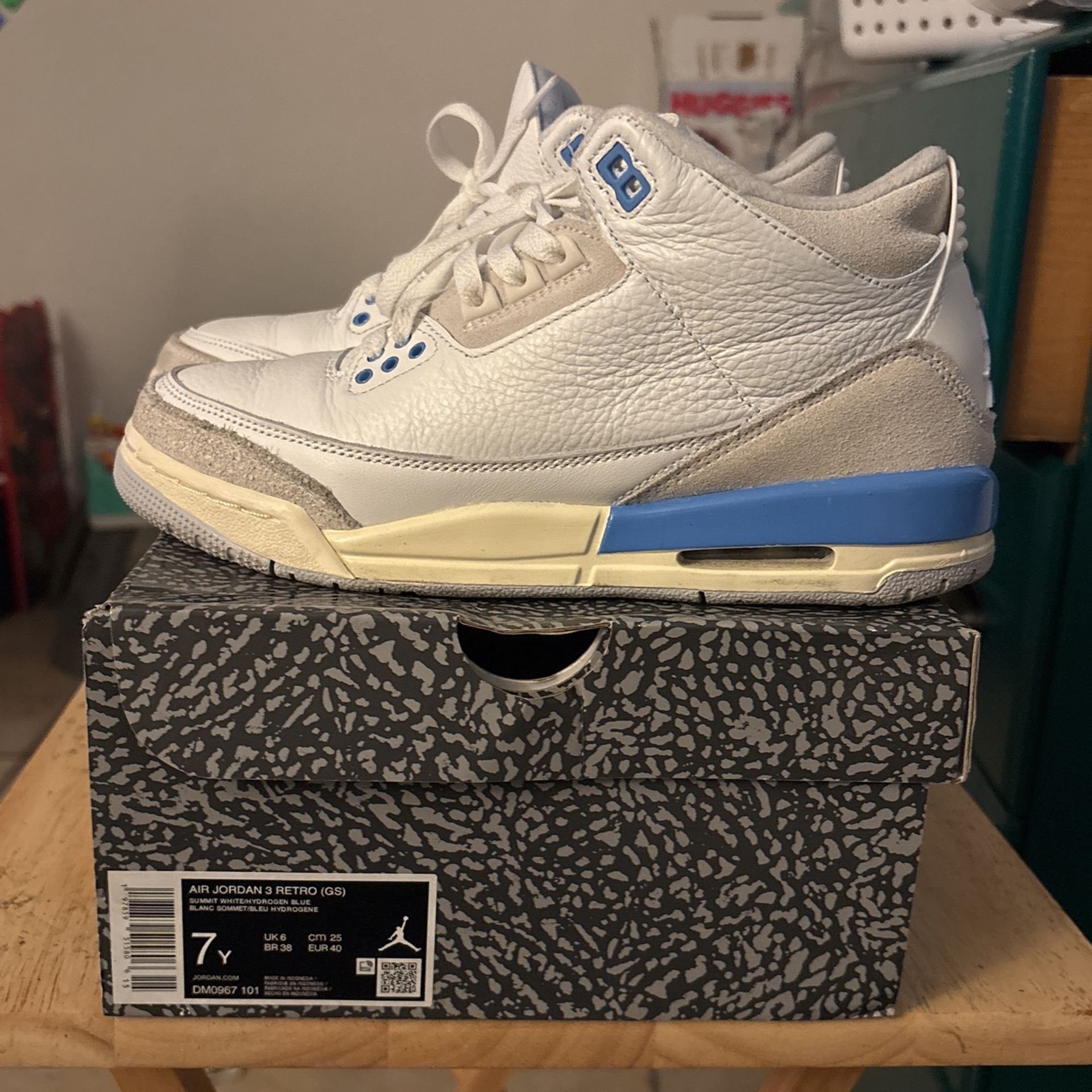 AIR JORDAN 3 RETRO LUCKY SHORTS SIZE 7 GS