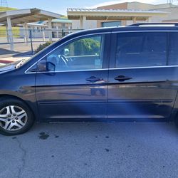 2007 HONDA ODYSSEY VAN. Smogged & Registered  $1900 obo