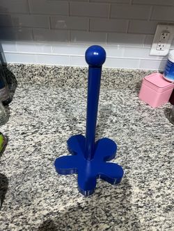 Paper towel holder