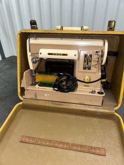 Vintage Singer 301A Sewing Machine With Case & Accessories