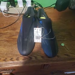 Adidas Size 10  Brand New