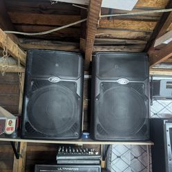 Pevey powered 15 inch speakers