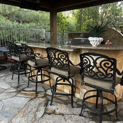 Outdoor Swivel Bar Stools (4)