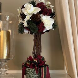 Pair of Christmas Topiaries in Great Condition 18” Smoke free household