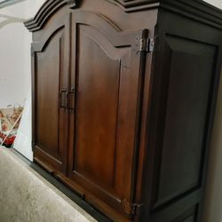 Real Wood Tv Stand/Dresser