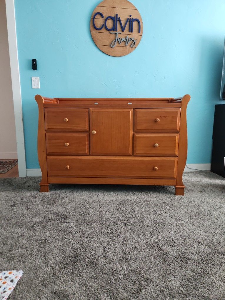 Jardine Enterprises Wood Dresser Changing Table