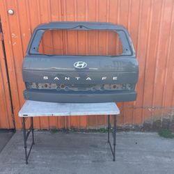 2024-2025 Hyundai Santa Fe Tailgate