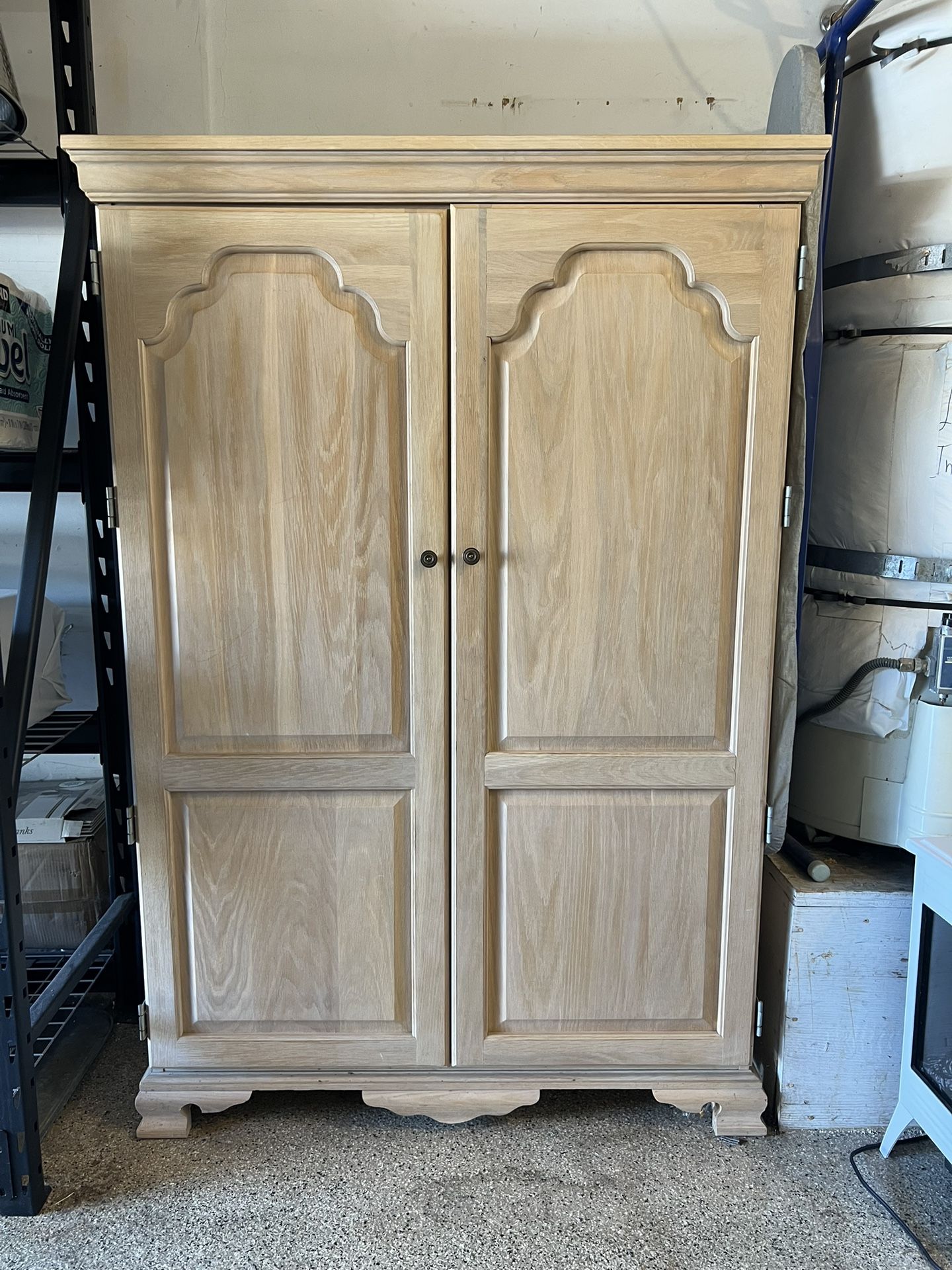 Armoire Cabinet