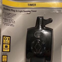 New Defiant Outdoor Timer 15 Amp 24-Hour Plug-In Mechanical. Sensing Timer.