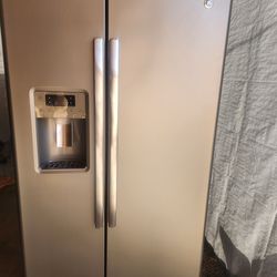 refrigerator GE 2door counter depht color charcol
