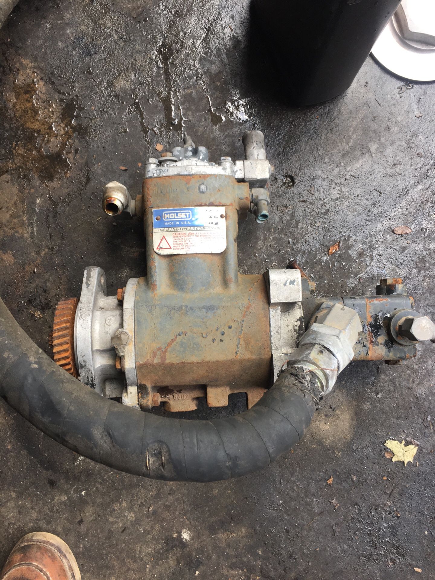 Air compressor and power steering pump 5.9 Cummins