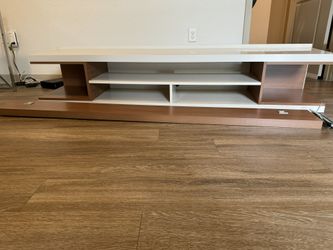Wall Mounted TV Shelf