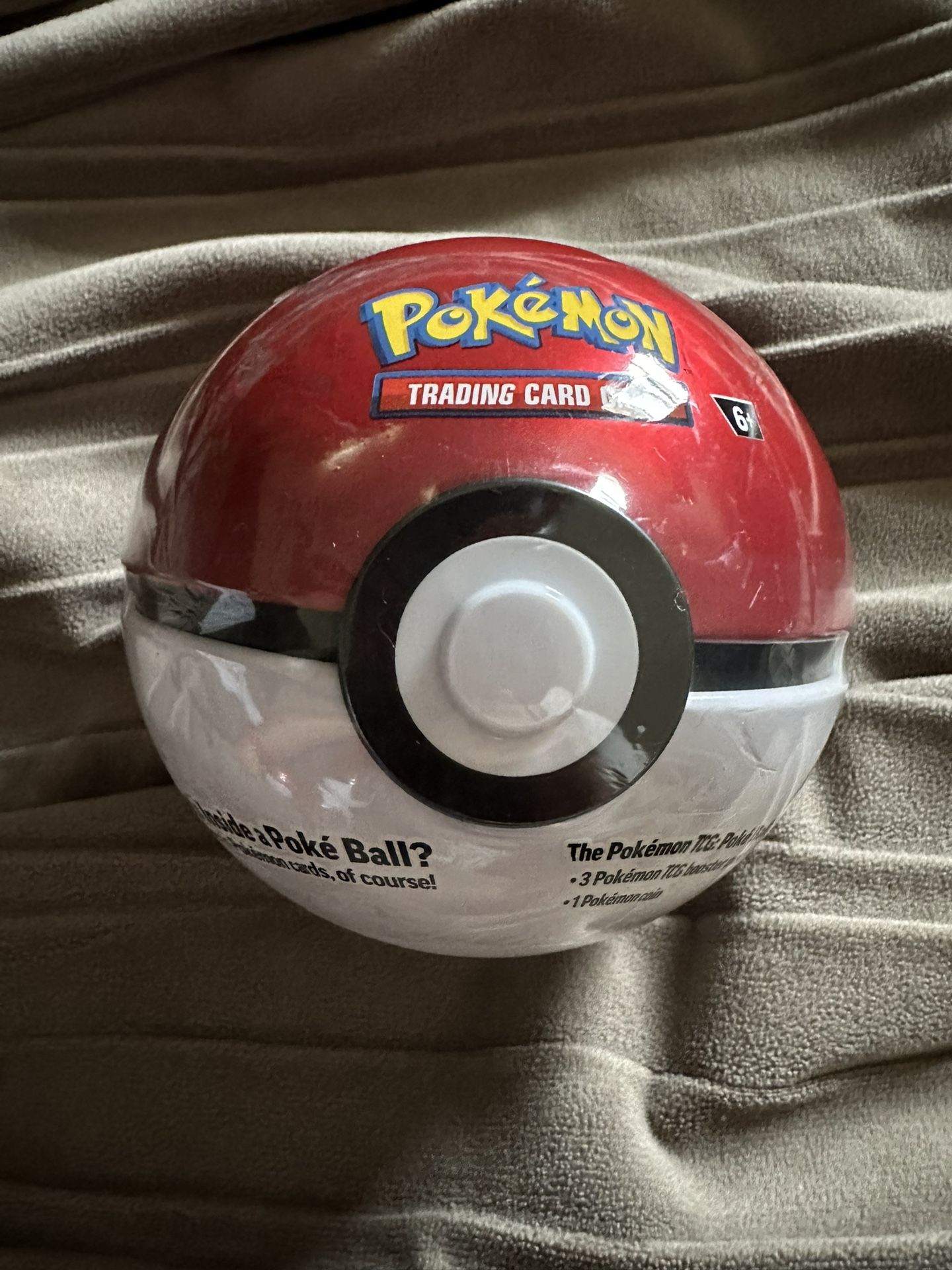 Pokemon TCG: Poke Ball Tin Red - 3 Booster Pack with 1 Coin
