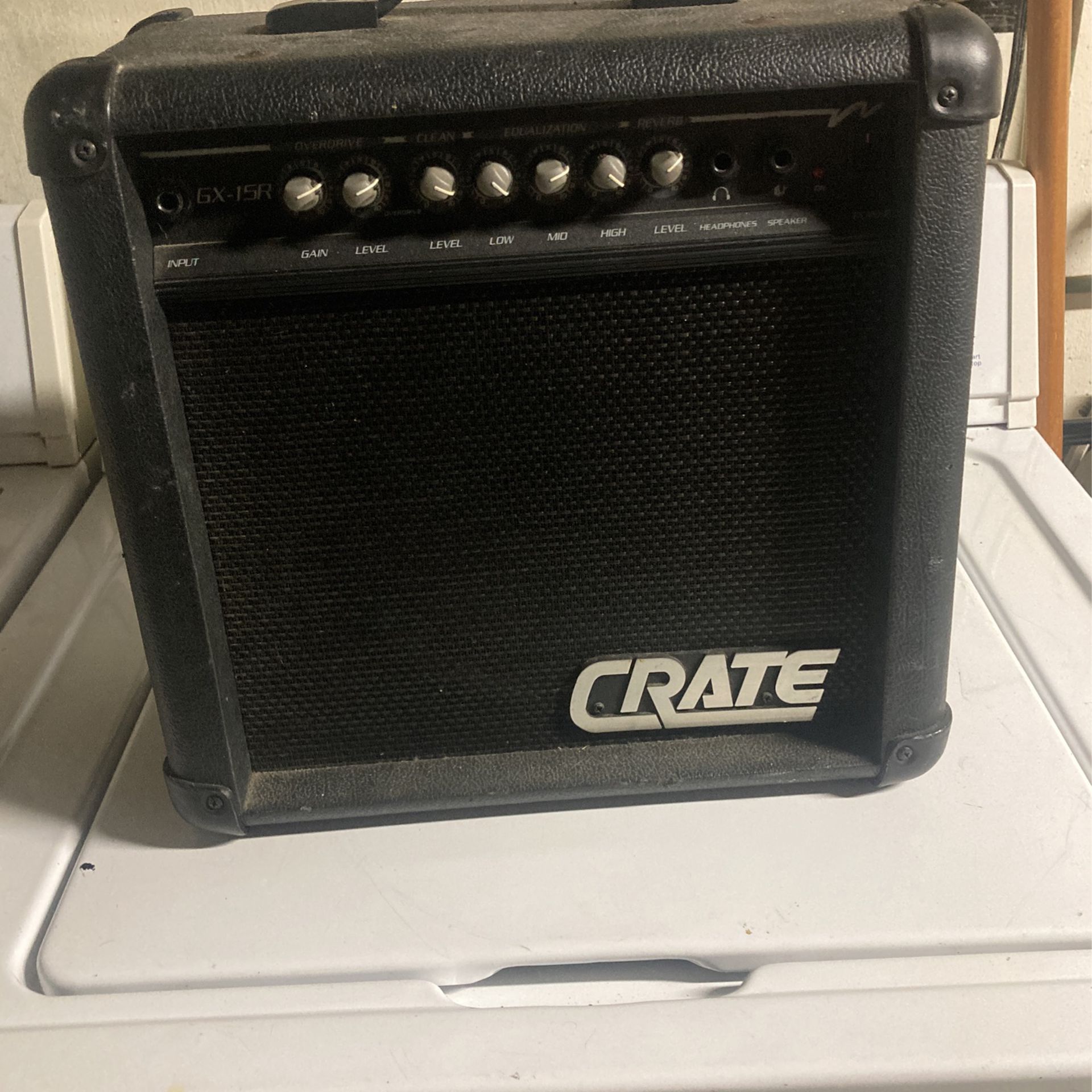 Small amp Works very well just a little dusty $25 