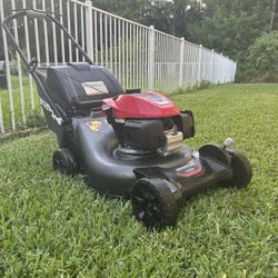 Nice Honda Self Propelled Lawn Mower 