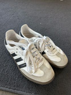Adidas Sambas women’s size 4