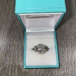 18k White Gold 1ct Diamond Cluster Ring (US Size 8)