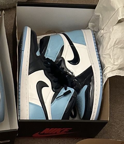  Wmns Air Jordan 1 Retro High OG 'Blue Chill'