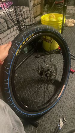 maxxis hookworm tire-rim