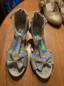 Size 2 Girls Dress Shoes