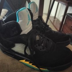 Air Jordan RETRO 5 MID  AQUA SIZE 9 Pre Owned But Still Like New