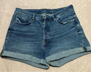 Women’s shorts size 11 and 12