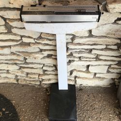   Vintage HEALTH O METER Doctor's Scale Office Style Weight 350lb
