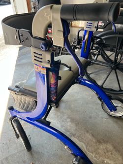 Rollator, foldable, with seat