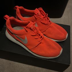Nike Roshe Run Size 10