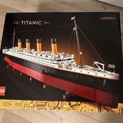 Brand New Lego 10294 Titanic 