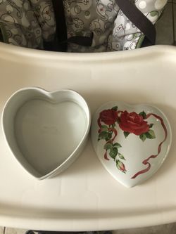 Jewelry dish or candy dish