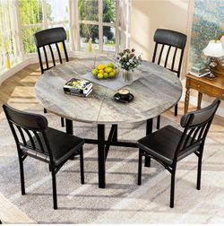 Round Dining Table  with chairs