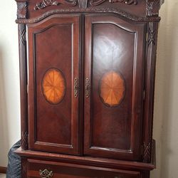 Cabinet / Armoire