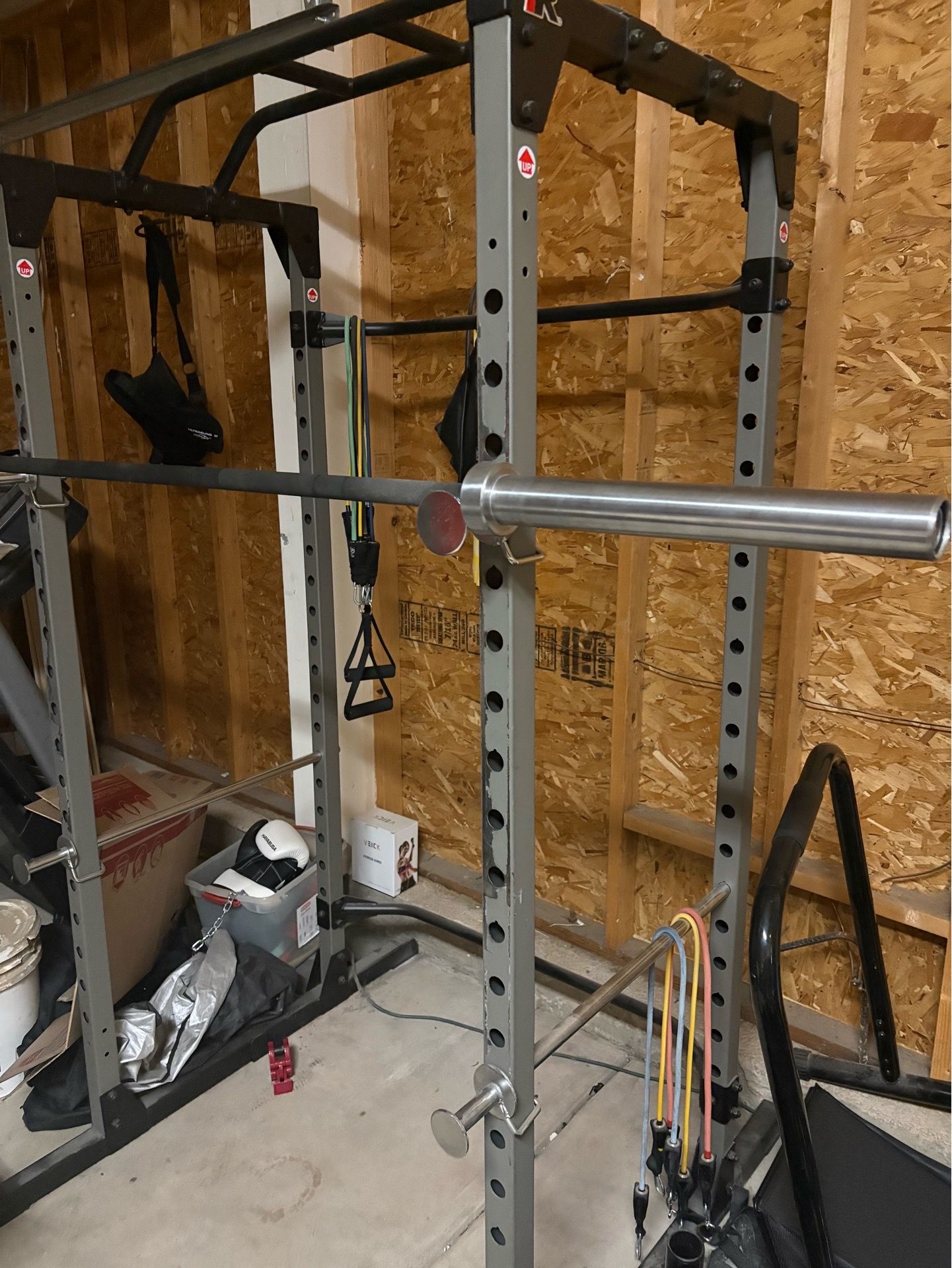 Squat Rack w/Bar w/bench and Plates