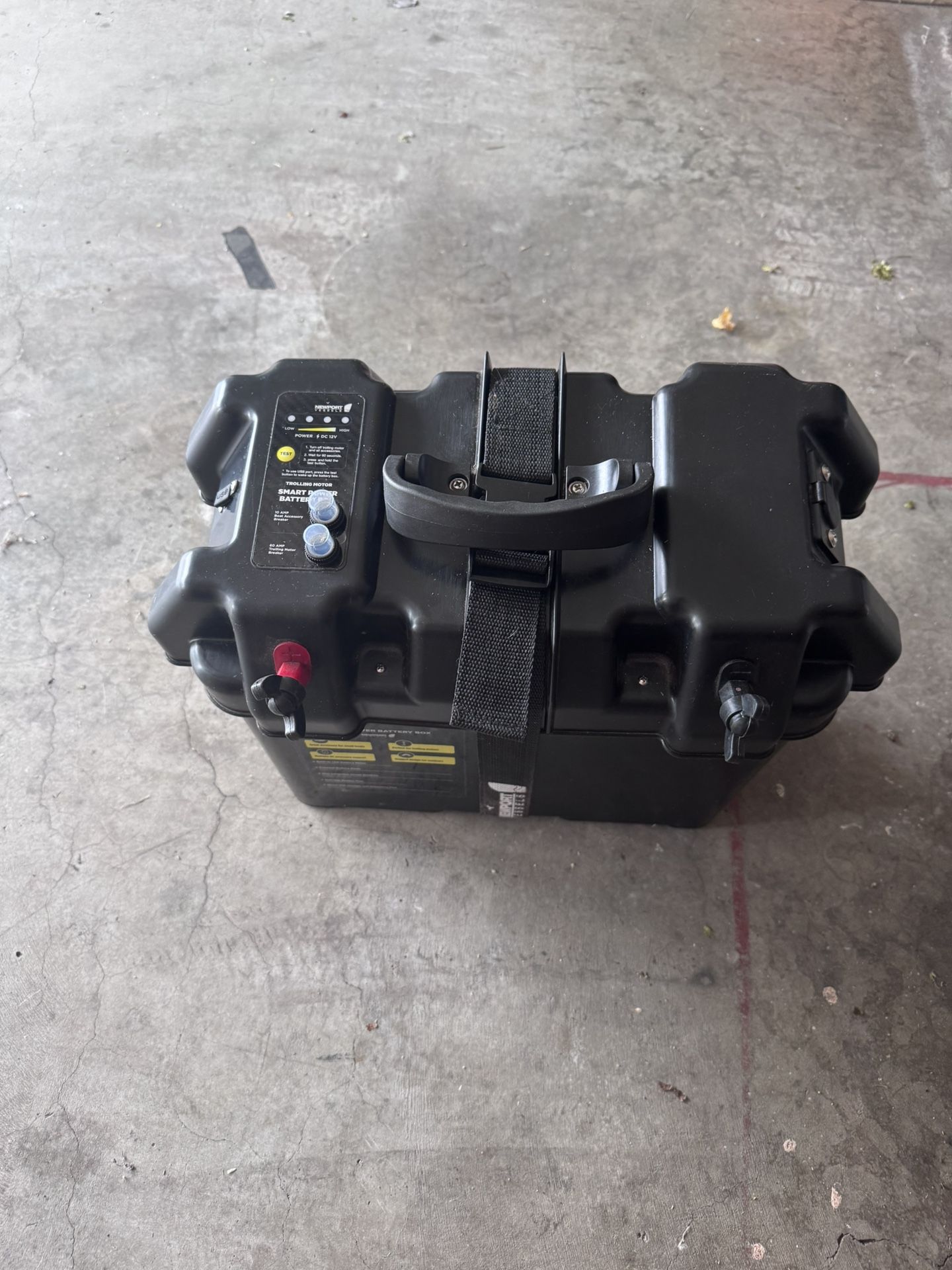 Newport Trolling Motor Smart Battery Box Power Center with USB and DC Ports, Medium