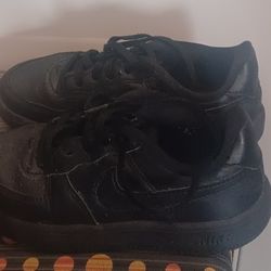 NIKE SHOES (KIDS) SIZE 13C