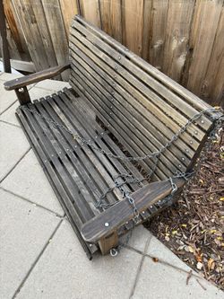WOODEN SWING WITH CHAIN