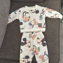 Mickey Mouse Outfit 6/9 Months