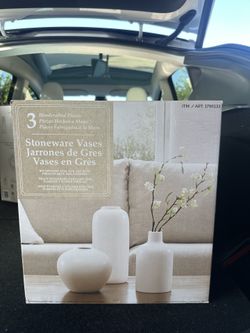 3 Stoneware Vases white 