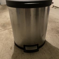 Large New Thrash Can 