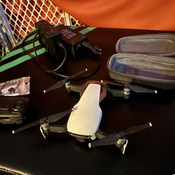 DJI Mavic Air, 1 Battery, 4 Port Charger