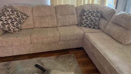 Signature Design by Ashley Lonoke Casual Left-Arm Facing 2-Piece Sectional with Chaise, Loose Seat