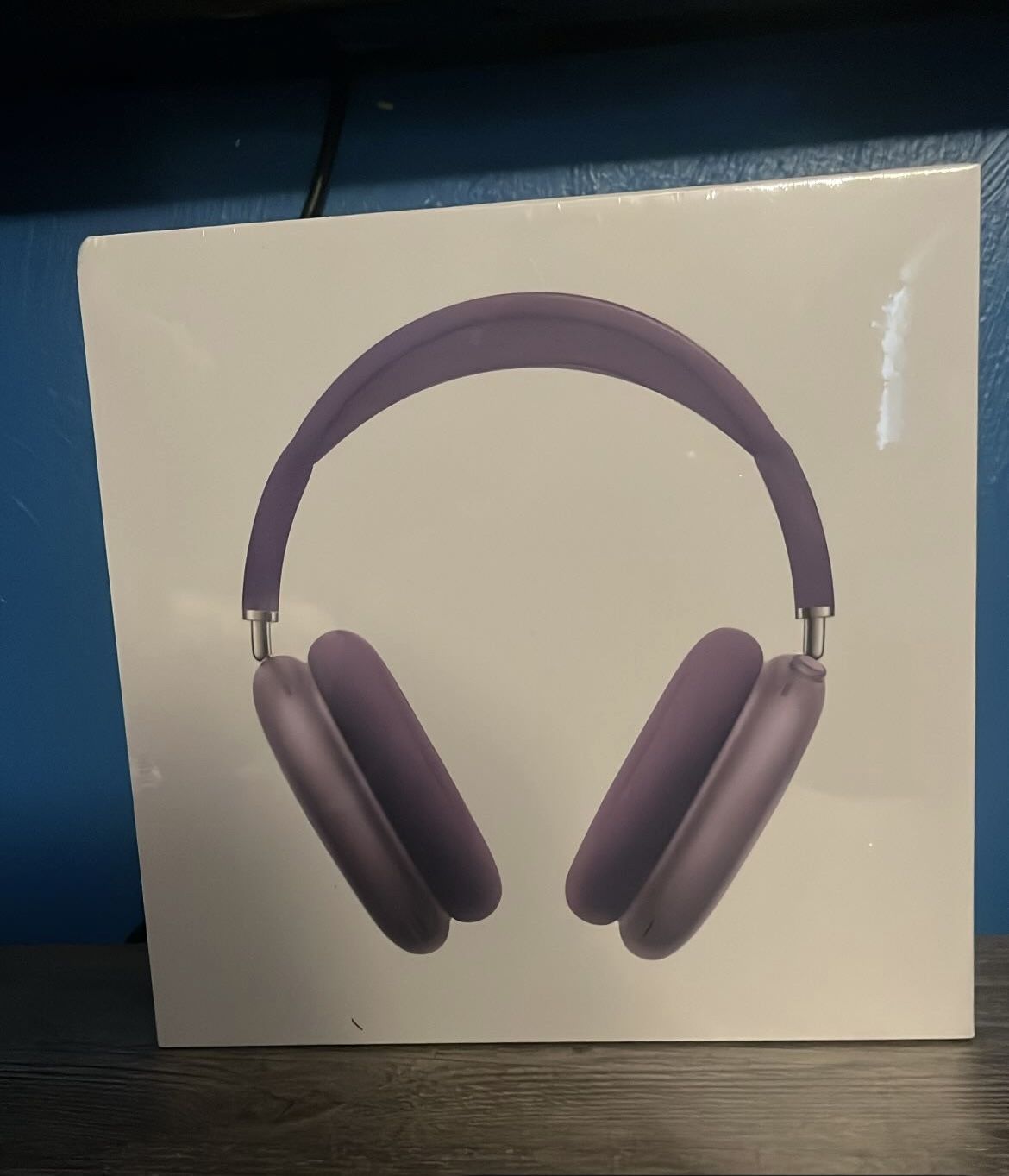 Purple AirPod Max 