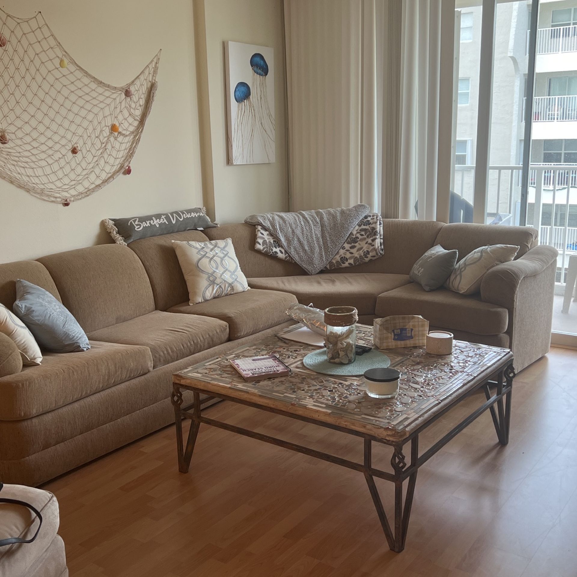 Sectional/queen Sleeper Couch